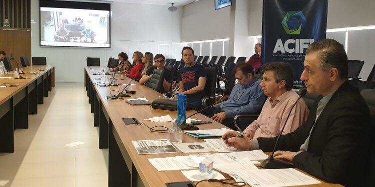 Prefeitura propõe reabertura gradual do comércio a partir do dia 13 de abril em Foz
