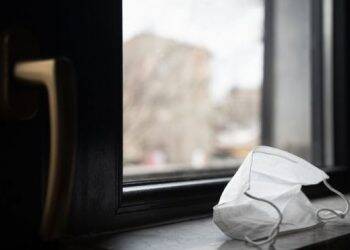 Coronavírus: alguns sentem tanto medo que precisam negar o que está acontecendo, diz psicanalista