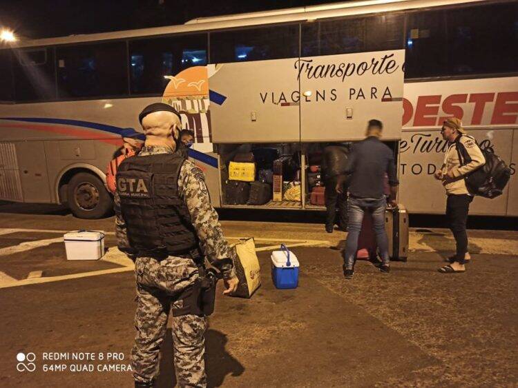 Mais 47 paraguaios chegam em Foz na madrugada desta quarta, 22