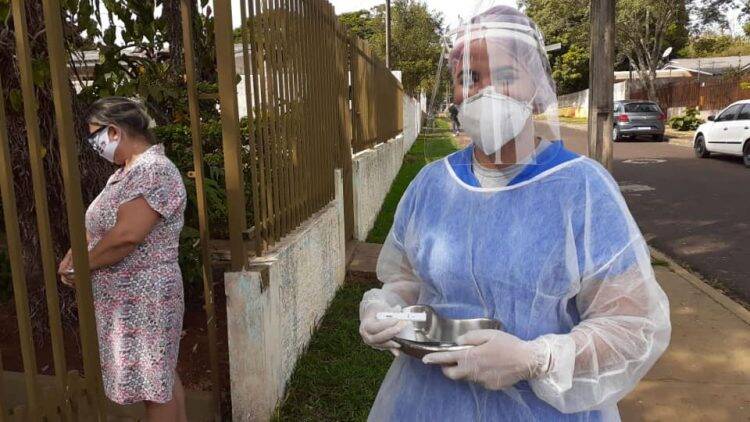 Testes rápidos de Covid na população continuam nesta quinta-feira