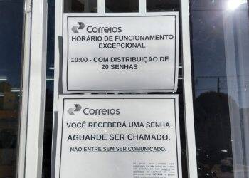 Clientes dos Correios reclamam de atendimento reduzido