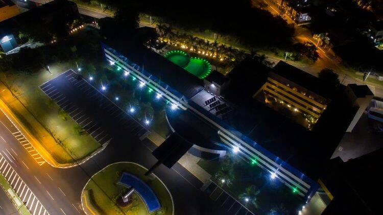 Rede iguaçuense de hotéis faz homenagem aos profissionais de saúde