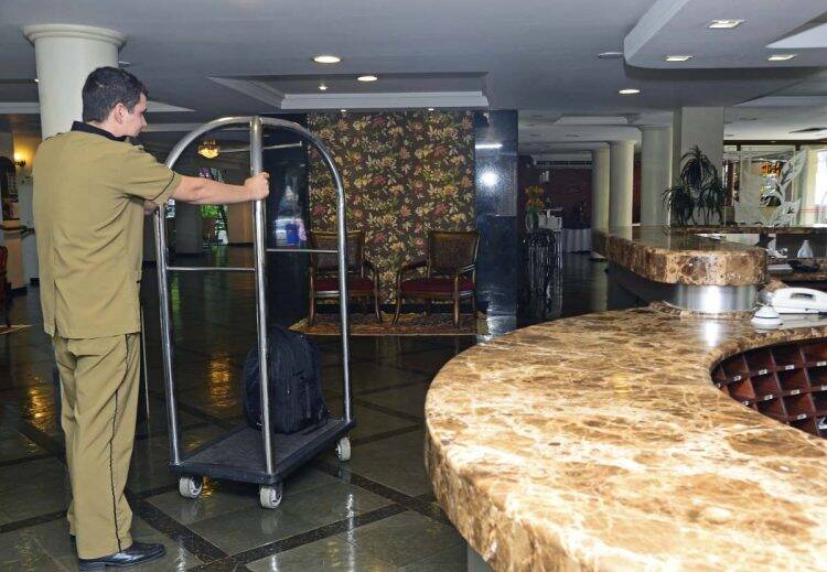 Sindhotéis e Sindicato dos Trabalhadores fecham novo acordo para preservar empregos