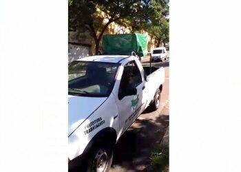 Carro de som em Foz do Iguaçu orienta moradores a ficar em casa