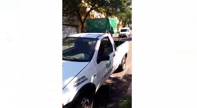 Carro de som em Foz do Iguaçu orienta moradores a ficar em casa