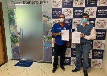 Sindicato dos Comerciários assina acordo para garantir a manutenção de empregos