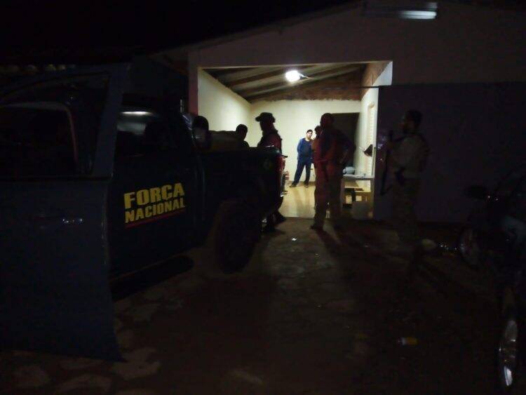 Paraguaios são detidos transportando alimentos ilegalmente pelo Rio Paraná