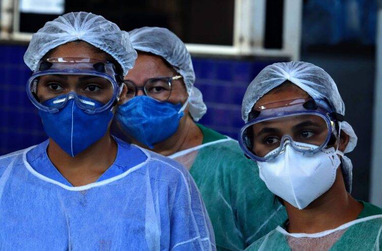 Prefeitura de Foz recebe repatriados na Ponte da Amizade