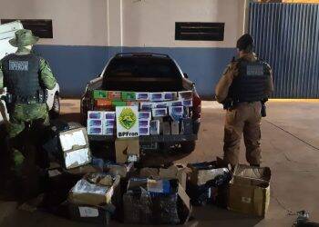 BPFRON apreende carros carregados com contrabando em Foz