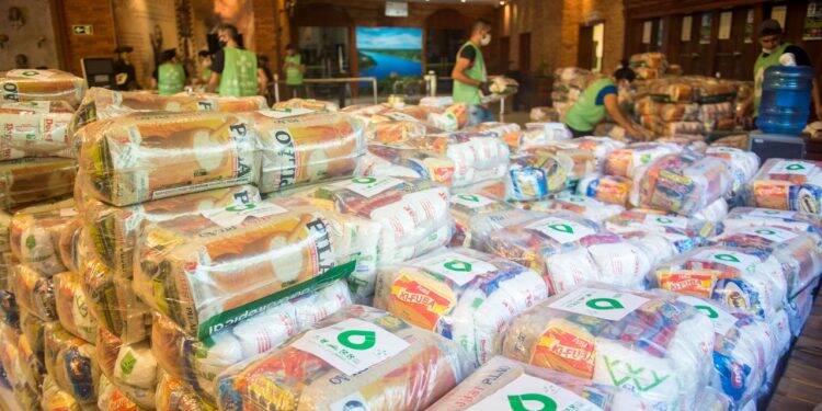 Cataratas inicia doação de 43 toneladas de alimentos em Foz do Iguaçu