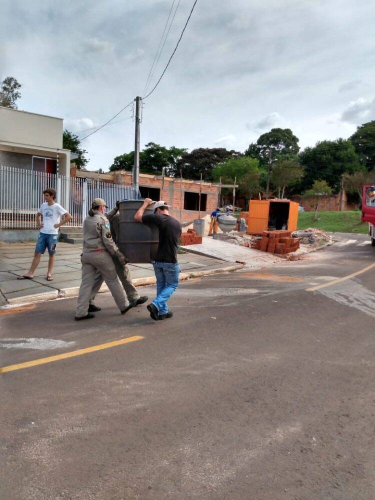 Sucuri de Guaíra é capturada pelo Corpo de Bombeiros