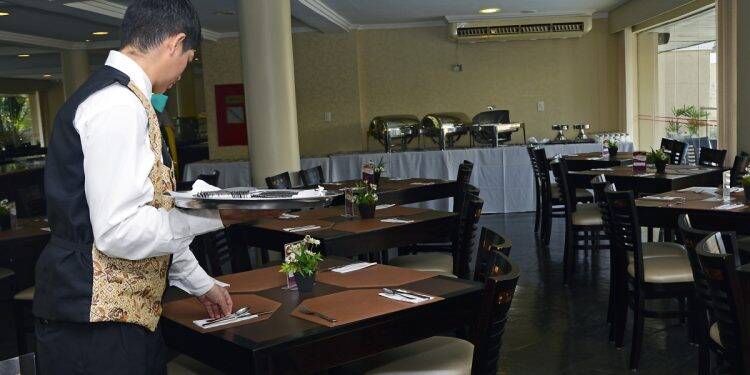 Hotelaria, gastronomia e atrativos preservam mais de 3,2 mil empregos na fase inicial da crise em Foz