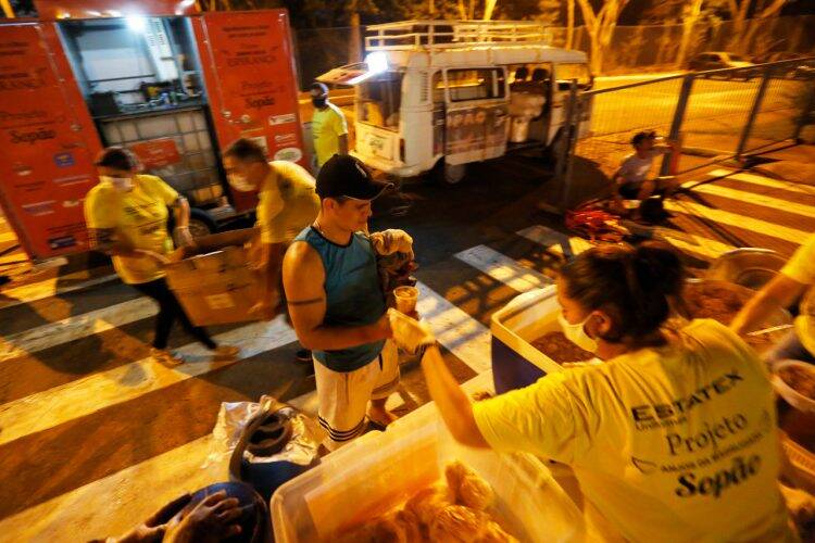 Projeto Anjos da Madrugada busca doações em Foz do Iguaçu