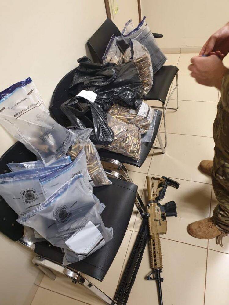 Contrabando de cigarros está associado ao tráfico internacional de drogas, armas e munições