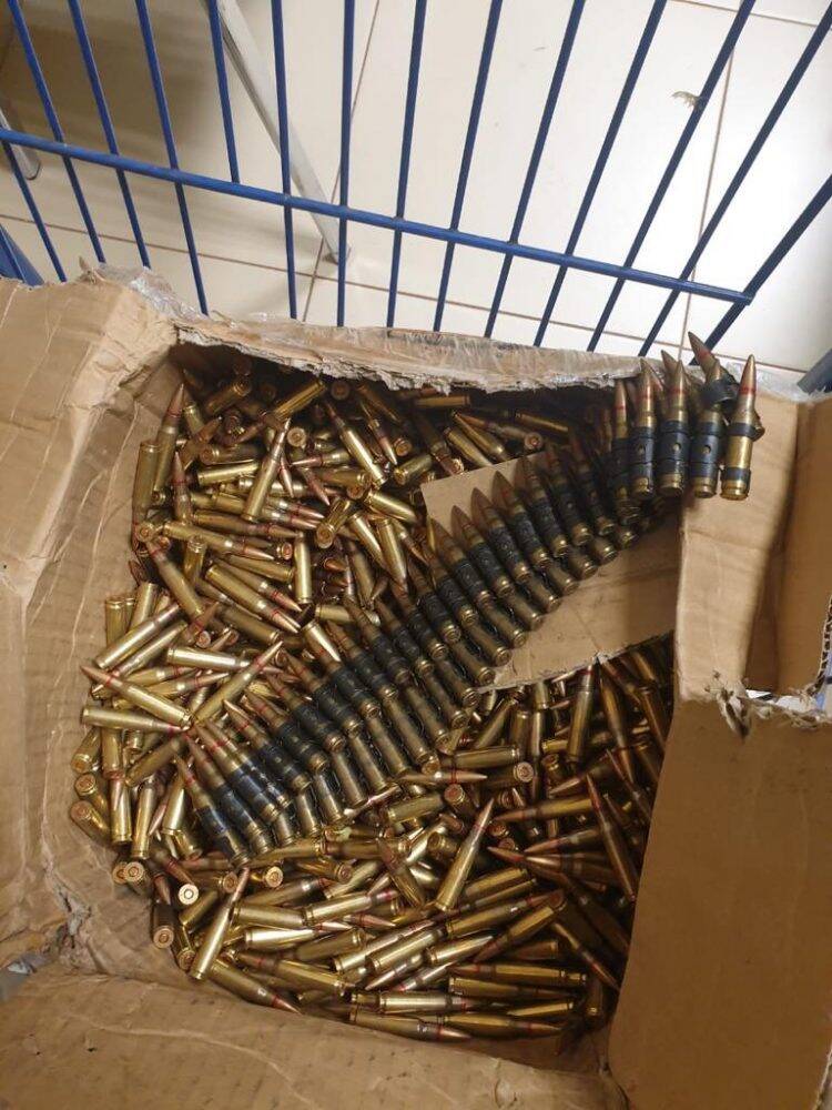 Contrabando de cigarros está associado ao tráfico internacional de drogas, armas e munições