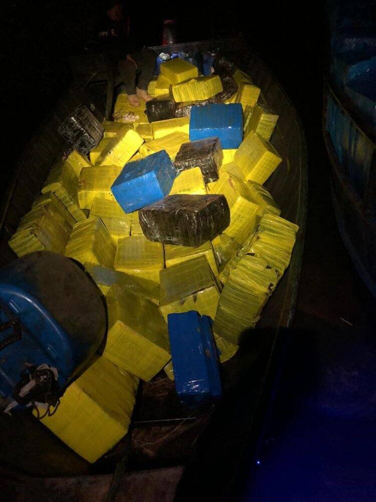 Contrabando de cigarros está associado ao tráfico internacional de drogas, armas e munições