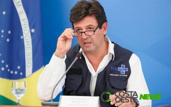 Mandetta diz que fica na Saúde para enfrentar o inimigo, o coronavírus