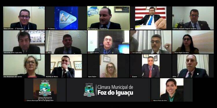 Ofício de vereadores pede rompimento de contrato do transporte coletivo