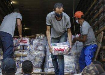 “Corrente do Bem” do Super Muffato doa 3 mil cestas básicas em Foz do Iguaçu