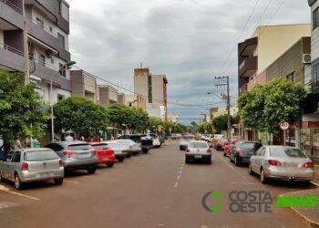 Com grande movimento, São Miguel do Iguaçu pode rever reabertura do comércio
