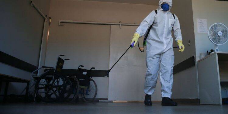 Covid-19: Brasil tem 553 mortes e 12 mil casos confirmados