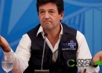 Bolsonaro demite ministro da Saúde, Luiz Henrique Mandetta