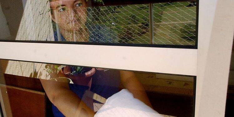 Suspensão de contrato ou redução de jornada vale para domésticas