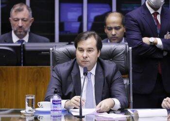 Câmara Federal corta R$ 150 milhões em despesas por combate à covid-19