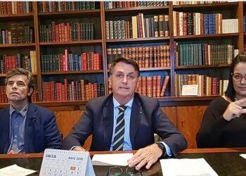 Bolsonaro defende retomada gradual das atividades no Brasil