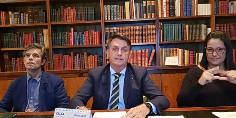 Bolsonaro defende retomada gradual das atividades no Brasil
