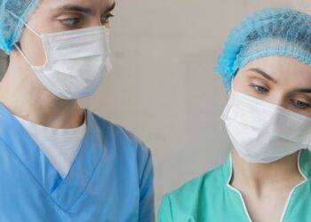 Campanha pede a moradores que devolvam máscaras em estoque em casa