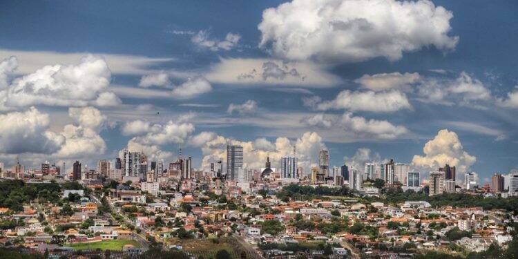 Atividade econômica cai 28,8% no Paraná entre março e abril