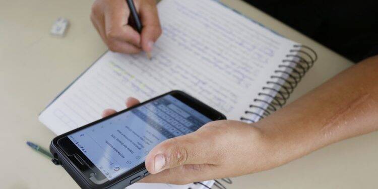 Governo do Paraná propõe aulas à distância para a Rede Estadual de Ensino