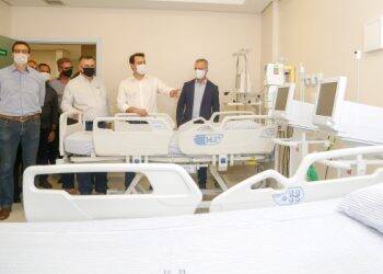 Com suspeita de Covid-19, Ratinho e secretário de saúde se isolam