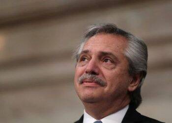 ‘É a principal ameaça’: situação de pandemia no Brasil gera temor em vizinhos na América do Sul