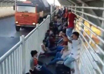 Grupo paraguaio que ficou retido na Ponte da Amizade testa positivo para Covid-19