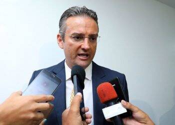 Bolsonaro nomeia secretário da Abin para a direção-geral da PF