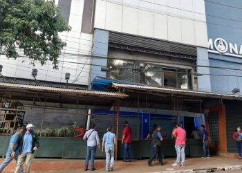 Loja tem princípio de incêndio no centro de Cidade do Leste