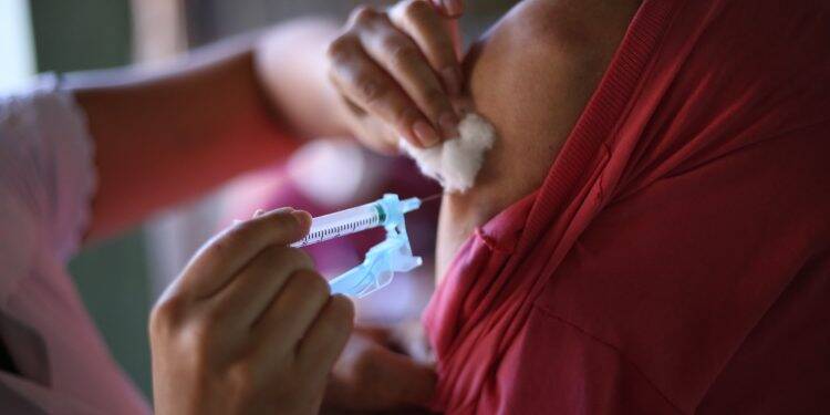 Terceira fase da campanha de vacinação terá estratégia diferente para professores