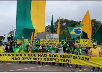 Ministério Público pede isolamento de casal que viajou para Brasília para protestar por Bolsonaro