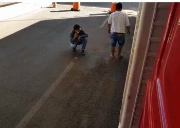 Ponte da Amizade: caminhão é apreendido com imigrantes ilegais e mercadorias