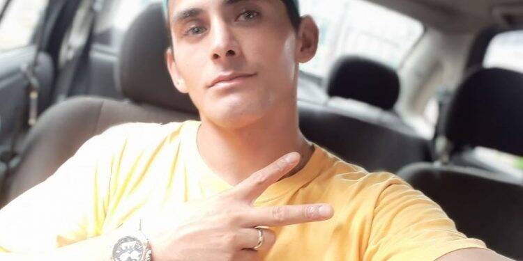 Homem é assassinado dentro de veículo no Porto Meira