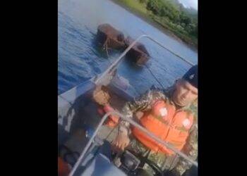 Marinha Paraguaia apreende embarcações abandonadas no Rio Paraná