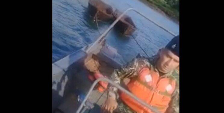 Marinha Paraguaia apreende embarcações abandonadas no Rio Paraná
