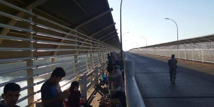 Paraguaios que esperam repatriação denunciam superlotação na zona primária