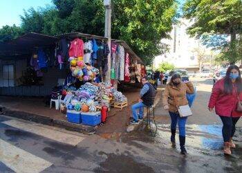 Sem brasileiros, lojas de Cidade do Leste retomam atividades
