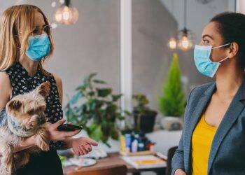 Pesquisa: crise de coronavírus foi mais prejudicial para empresas lideradas por mulheres