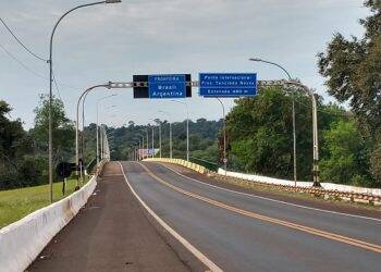 Com baixa adesão, argentinos adiam manifestação por abertura da Ponte