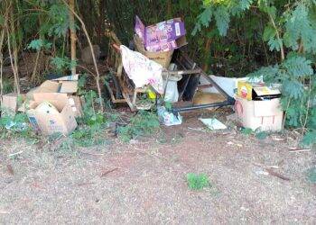 População denuncia descarte de lixo na Rua Tibagi