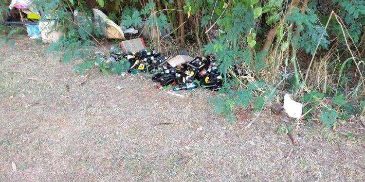 População denuncia descarte de lixo na Rua Tibagi